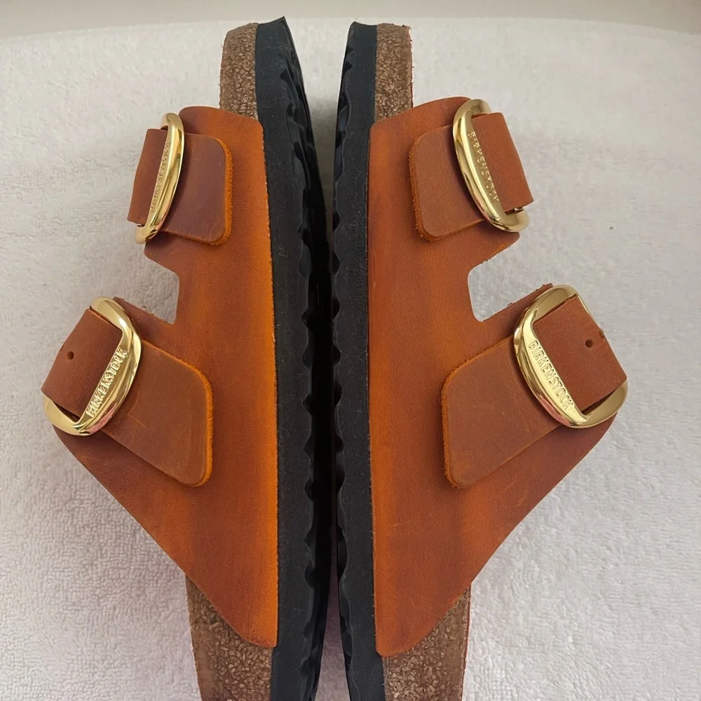 NEW BIRKENSTOCK ARIZONA BIG BUCKLE SLIDE SANDAL
BURNT ORANGE SIZE: 37 US6 - Picture 6 of 10